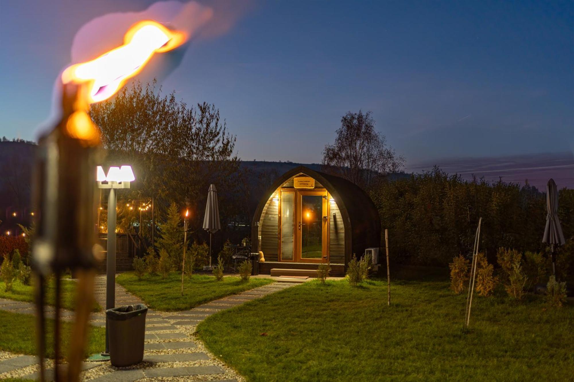 Glamp In Style Pods Resort Бран Экстерьер фото