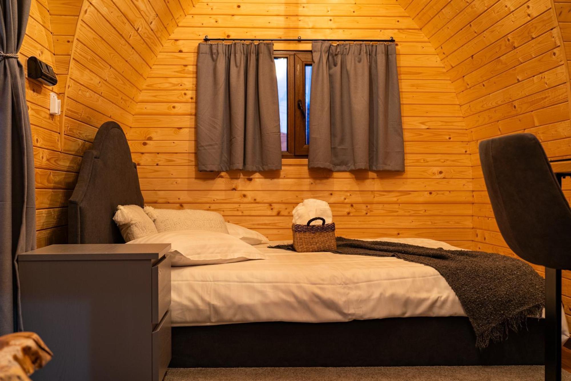 Glamp In Style Pods Resort Бран Экстерьер фото