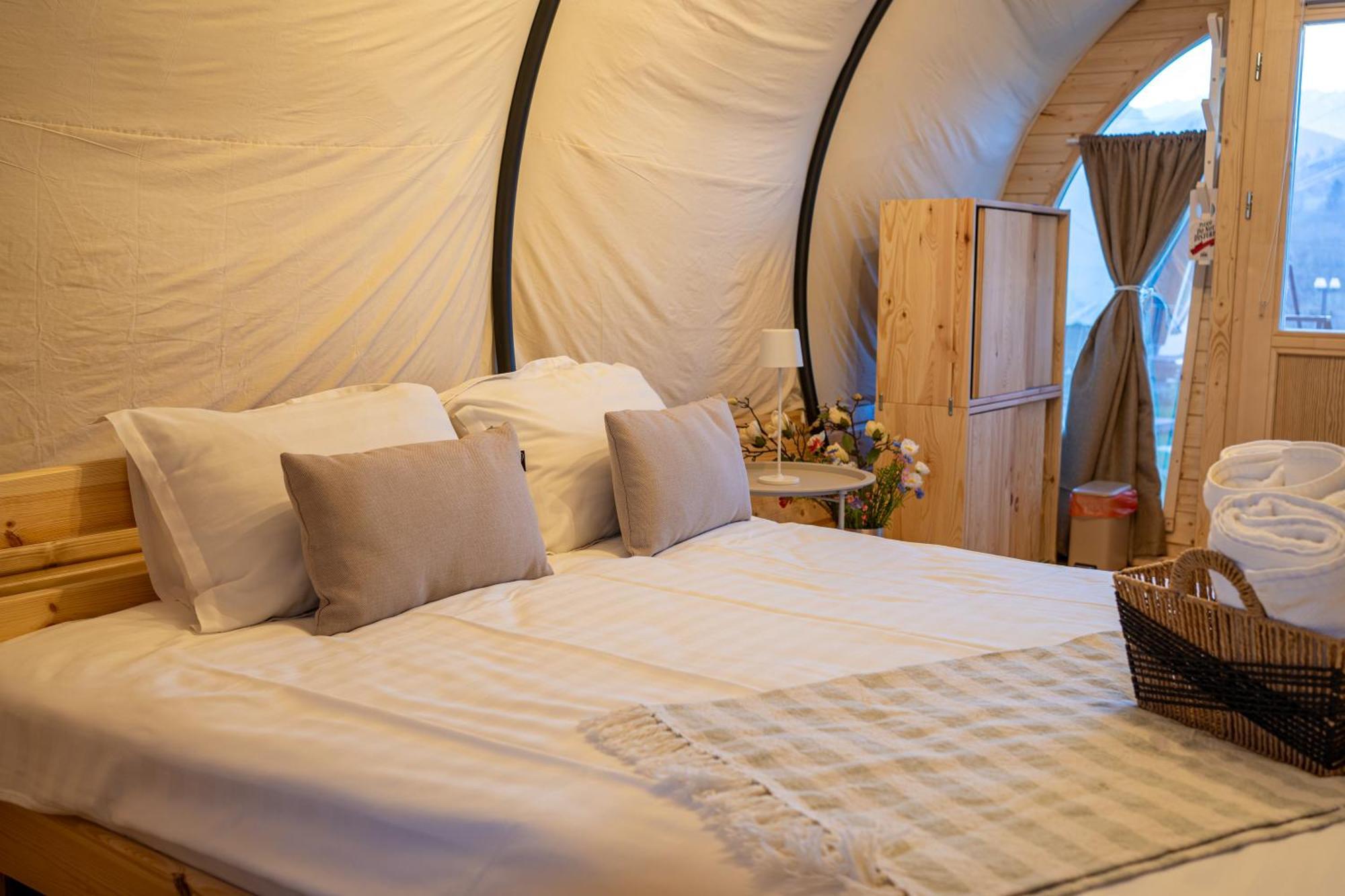 Glamp In Style Pods Resort Бран Экстерьер фото