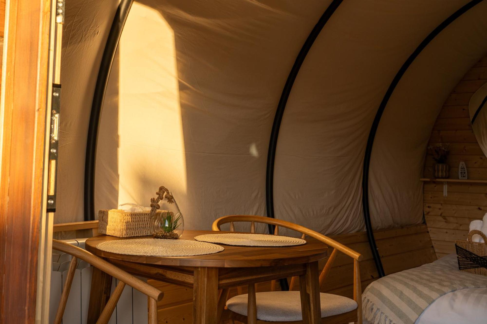 Glamp In Style Pods Resort Бран Экстерьер фото